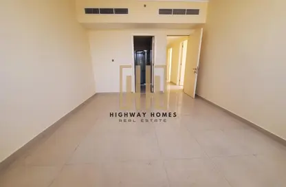 Apartment - 3 Bedrooms - 3 Bathrooms for rent in Muwailih Building - Muwaileh - Sharjah