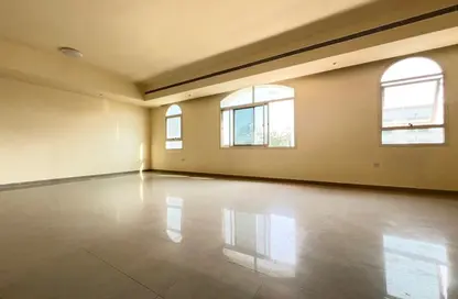 Apartment - 5 Bedrooms - 5 Bathrooms for rent in Al Saada Street - Al Mushrif - Abu Dhabi