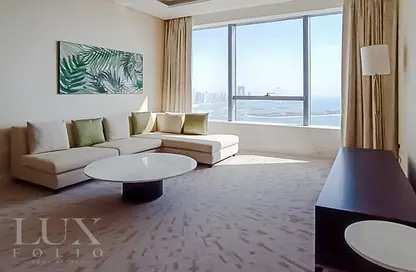 Living Room image for: Apartment - 1 Bedroom - 2 Bathrooms for rent in The Palm Tower - Palm Jumeirah - Dubai, Image 1