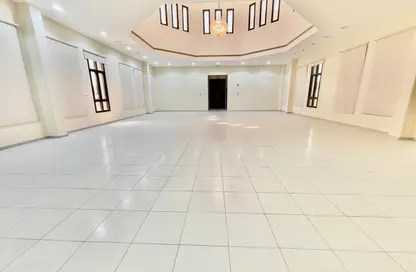 مركز أعمال - استوديو - 3 حمامات للايجار في براشي - البادي - الشارقة