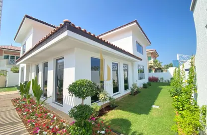 Villa - 5 Bedrooms - 5 Bathrooms for rent in Jumeirah 3 Villas - Jumeirah 3 - Jumeirah - Dubai