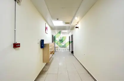 سكن الموظفين - استوديو - 8 حمامات للايجار في م -17 - مصفح الصناعية - مصفح - أبوظبي