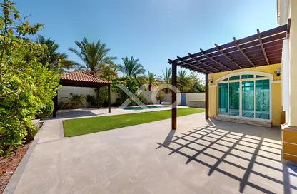 Villa - 4 Bedrooms - 5 Bathrooms for rent in Legacy - Jumeirah Park - Dubai