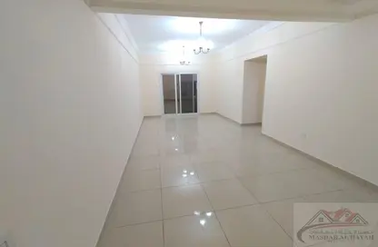 Apartment - 3 Bedrooms - 3 Bathrooms for rent in Muwaileh 29 Building - Muwaileh - Sharjah