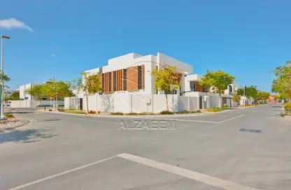 Villa - 4 Bedrooms - 6 Bathrooms for rent in West Yas - Yas Island - Abu Dhabi