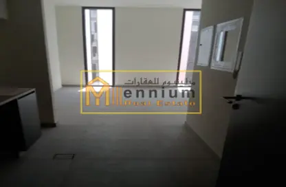 Empty Room image for: Apartment - 1 Bathroom for sale in The Boulevard 3 - Aljada - Sharjah, Image 1