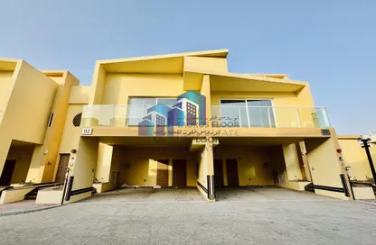 Villa - 3 Bedrooms - 4 Bathrooms for rent in Dhiyafa Building - Al Badaa - Dubai