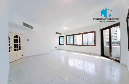شقة - 2 غرف نوم - 3 حمامات للايجار في بناء زيك زاك - منطقة النادي السياحي - أبوظبي