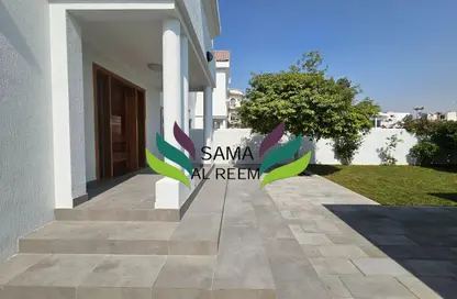 Villa - 4 Bedrooms - 3 Bathrooms for rent in Jumeirah 3 Villas - Jumeirah 3 - Jumeirah - Dubai