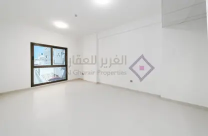 شقة - غرفة نوم - 2 حمامات للايجار في بناية الحمرية - بر دبي - دبي