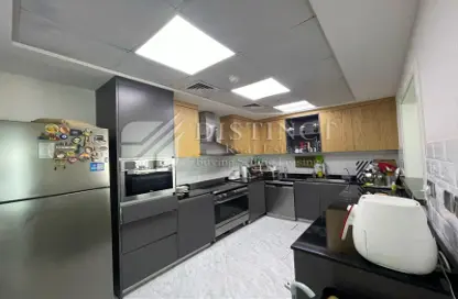 صورة لـ مطبخ شقة - 4 غرف نوم - 6 حمامات للايجار في L برج - الأبراج الإدارية - الخليج التجاري - دبي ، صورة رقم 1