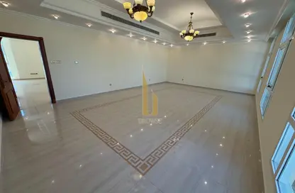 Villa - 6 Bedrooms - 6 Bathrooms for rent in Jumeirah 1 Villas - Jumeirah 1 - Jumeirah - Dubai