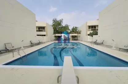 Villa - 4 Bedrooms - 5 Bathrooms for rent in Jumeirah 1 Villas - Jumeirah 1 - Jumeirah - Dubai