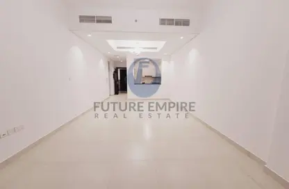 Apartment - 1 Bedroom - 2 Bathrooms for rent in Airport View Building - Al Garhoud - Dubai Apartment - 1 Bedroom - 2 Bathrooms for rent in Airport View Building - Al Garhoud - Dubai