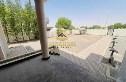 فيلا - 4 غرف نوم - 6 حمامات للايجار في البطين - العين