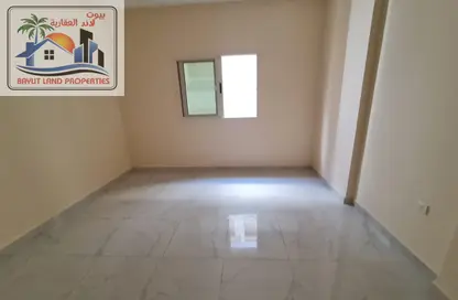شقة - غرفة نوم - 2 حمامات للايجار في مجمع مويلح - تجارية مويلح - الشارقة