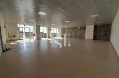 محل - استوديو - 1 حمام للايجار في P و 2278 - مدينة خليفة - أبوظبي