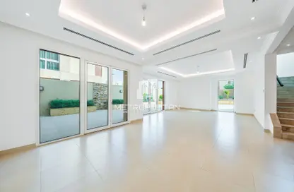 Townhouse - 3 Bedrooms - 4 Bathrooms for rent in Villa Lantana 2 - Villa Lantana - Dubai Science Park - Dubai