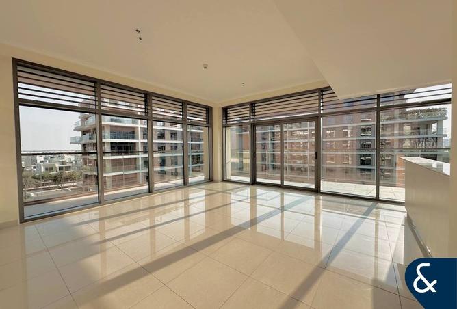 Prime Unit | Park Access And View | Vacant