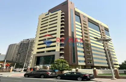 Apartment - 2 Bedrooms - 3 Bathrooms for rent in Olympic Park 4 - Olympic Park Towers - Dubai Sports City - Dubai