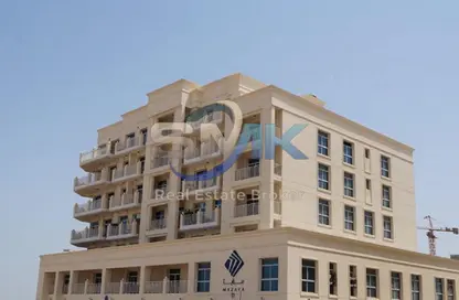 شقة - 2 غرف نوم - 2 حمامات للايجار في 11 مزايا - كيو بوينت - ليوان - دبي لاند - دبي