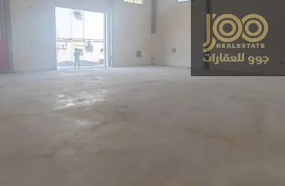 Warehouse - Studio - 1 Bathroom for rent in Umm Al Thuoob - Umm Al Quwain