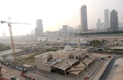 شقة - 1 حمام للايجار في برج حمزة - مدينة دبي الرياضية - دبي