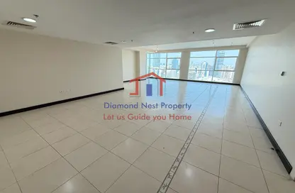 Apartment - 4 Bedrooms - 5 Bathrooms for rent in Baynuna Tower 2 - Corniche Road - Abu Dhabi