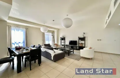 Living / Dining Room image for: Apartment - 1 Bedroom - 2 Bathrooms for rent in Amwaj 4 - Amwaj - Jumeirah Beach Residence - Dubai, Image 1