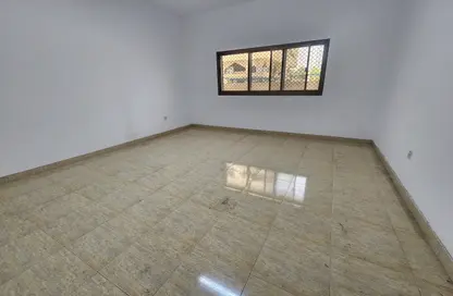 Apartment - 4 Bedrooms - 3 Bathrooms for rent in Sultan Bin Zayed the First Street - Muroor Area - Abu Dhabi