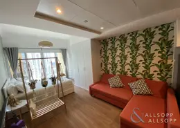 Living Room image for: Apartment - 1 Bathroom for sale in Lake View Tower - Lake Almas West - Jumeirah Lake Towers - Dubai, Image 1