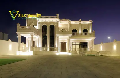 Villa - 6 Bedrooms - 6 Bathrooms for rent in Madinat Al Riyad - Abu Dhabi