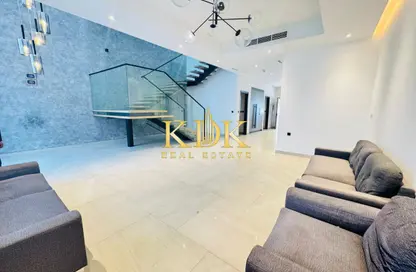 فيلا - 4 غرف نوم - 5 حمامات للايجار في حياتي افينيو - قرية الجميرا سركل - دبي فيلا - 4 غرف نوم - 5 حمامات للايجار في حياتي افينيو - قرية الجميرا سركل - دبي