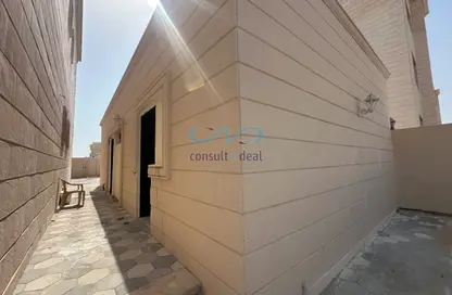 Apartment - Studio - 1 Bathroom for rent in Mohamed Bin Zayed Centre - Mohamed Bin Zayed City - Abu Dhabi