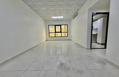 Apartment - 1 Bedroom - 2 Bathrooms for rent in Saeed Towers - Sheikh Zayed Road - Dubai