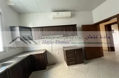 فيلا - 7 غرف نوم - 8 حمامات للايجار في المشرف - أبوظبي