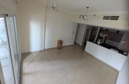 شقة - 2 غرف نوم - 3 حمامات للايجار في جولف فيو ريزدنس - مدينة دبي الرياضية - دبي