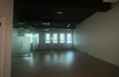 Office Space - Studio - 1 Bathroom for rent in Jumeirah 1 - Jumeirah - Dubai