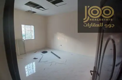 شقة - 3 غرف نوم - 4 حمامات للايجار في الراس 1 - الراس - أم القيوين