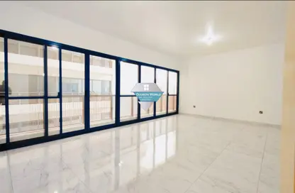 Apartment - 2 Bedrooms - 2 Bathrooms for rent in Tourist Club Area - Abu Dhabi