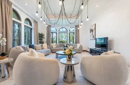 Villa - 5 Bedrooms - 5 Bathrooms for rent in Canal Cove Frond M - Canal Cove Villas - Palm Jumeirah - Dubai