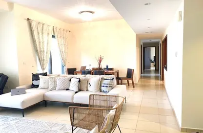 Living / Dining Room image for: Apartment - 4 Bedrooms - 5 Bathrooms for rent in Sadaf 8 - Sadaf - Jumeirah Beach Residence - Dubai, Image 1