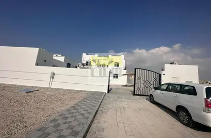 Villa - 6 Bedrooms - 6 Bathrooms for sale in Shakhbout City - Abu Dhabi