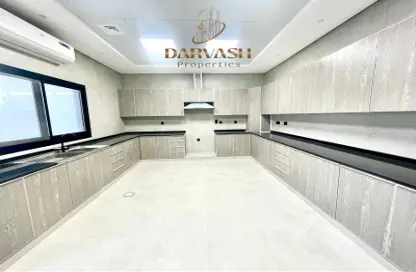 Villa - 7+ Bedrooms - 5 Bathrooms for rent in Al Aweer 1 - Al Aweer - Dubai