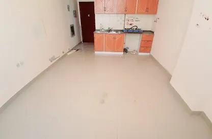 Apartment - Studio - 1 Bathroom for rent in Fire Station Road - Muwaileh - Sharjah