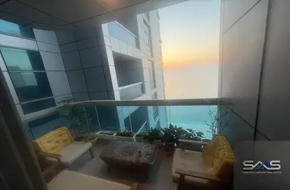 شقة - 2 غرف نوم - 3 حمامات للبيع في مساكن كورنيش عجمان - طريق كورنيش عجمان - عجمان