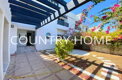 Villa - Studio - 6 Bathrooms for rent in Umm Suqeim 2 Villas - Umm Suqeim 2 - Umm Suqeim - Dubai