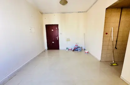 شقة - 1 حمام للايجار في طريق فاير ستاشن - مويلح - الشارقة