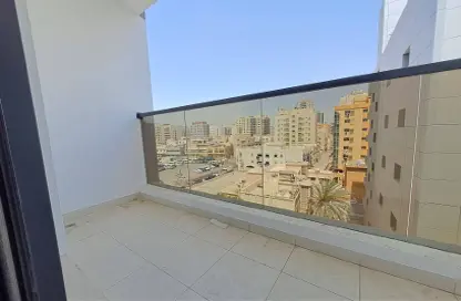شقة - غرفة نوم - 2 حمامات للايجار في الرفاعة - بر دبي - دبي