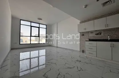 Apartment - 1 Bathroom for rent in Al Amir Building - Arjan - Dubai